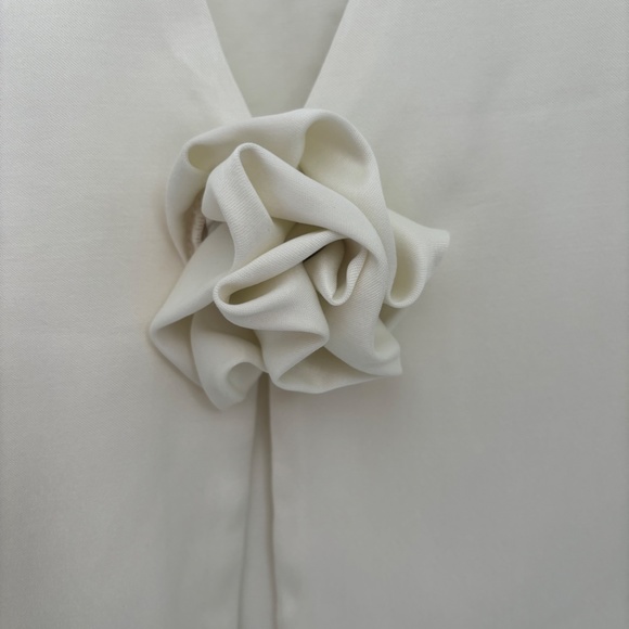 Djerf Avenue Remake Dream Open Top Cloud - Picture 3 of 5